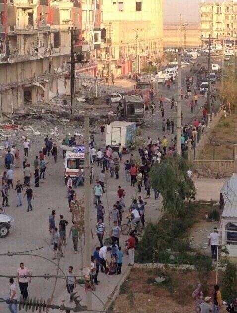 В Турции возле здания больницы прогремел взрыв: есть погибшие и раненые. Опубликованы фото