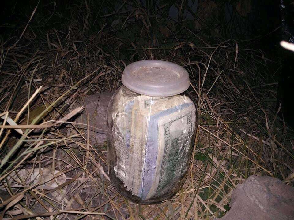"Вони закопують банки з доларами на грядках": затримання судді Чауса шокувало соцмережі