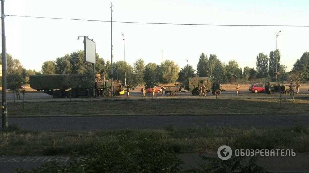 В Киеве заметили колонну военной техники: фотофакт