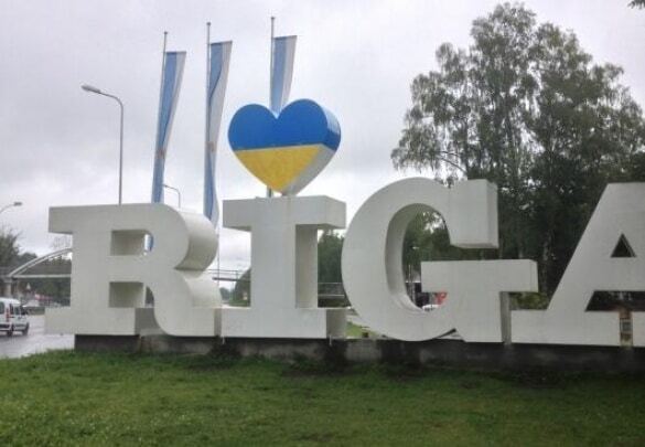 Сине-желтый мир: как цвета флага Украины радуют людей от Рио до Риги