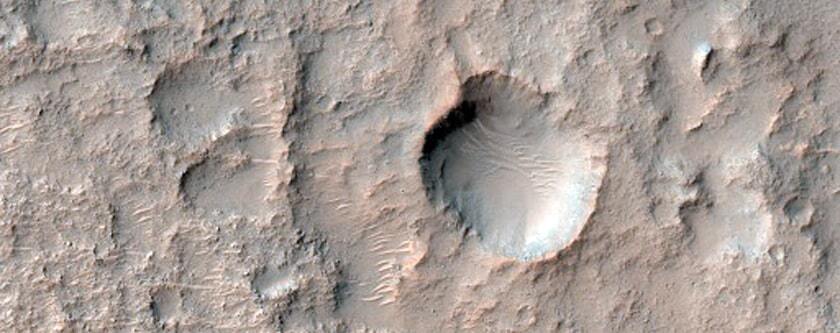 NASA показало более тысячи новых снимков Марса с близкого расстояния: фотофакт