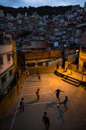 За кулисами Олимпиады: яркие снимки ночной жизни Рио-де-Жанейро