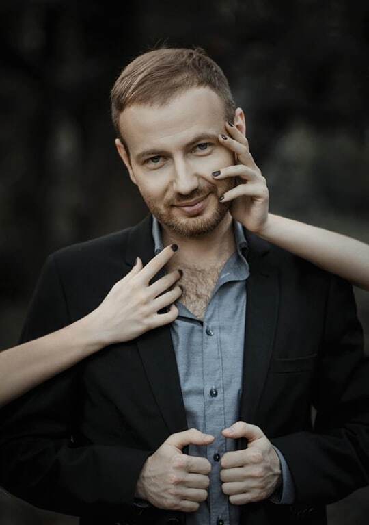 Сына Повалий в лесу околдовала длинноволосая блондинка: опубликованы фото