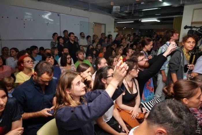 В Одессе на встрече с художником Павленским произошла поножовщина: СМИ сообщили о жертве
