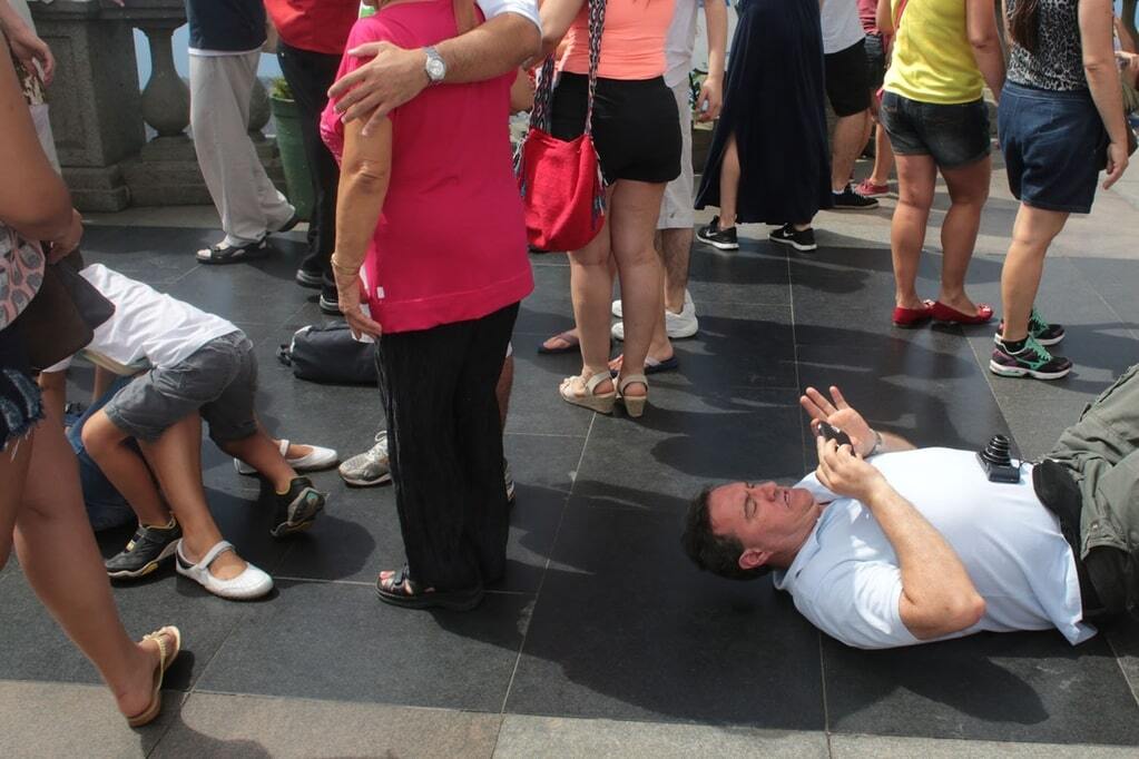 Селфи с Христом: на что готовы гости Олимпиады в Рио ради фото на память