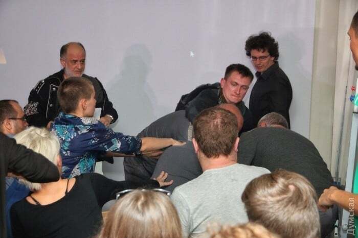 В Одессе на встрече с художником Павленским произошла поножовщина: СМИ сообщили о жертве