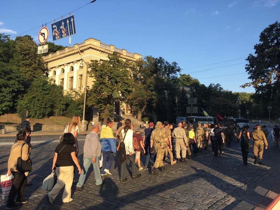 "Геть катів, свободу добровольцям": у Києві пройшов марш ОУН
