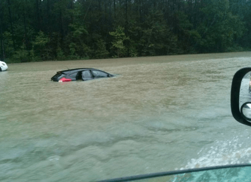В американском штате Луизиана произошло "историческое" наводнение: есть погибшие. Опубликованы фото