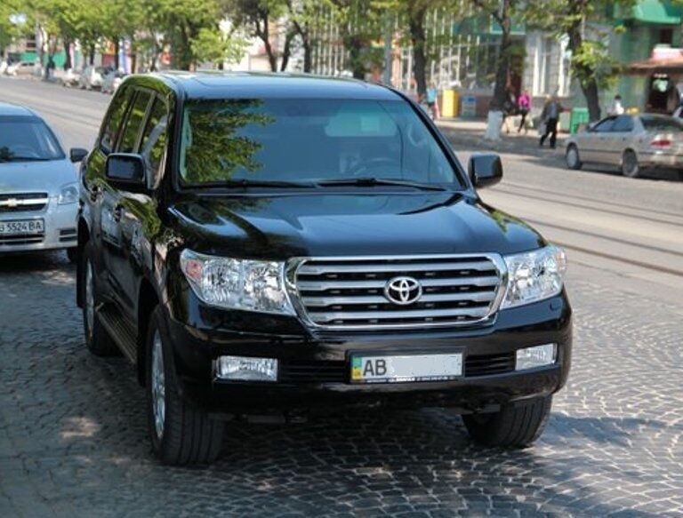 СМИ показали автомобили Гройсмана, Порошенко и других украинских чиновников: опубликованы фото