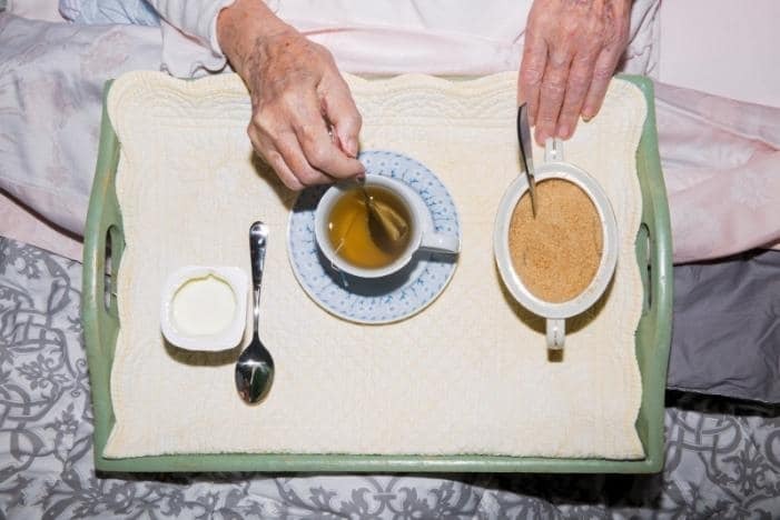 Итальянский фотограф запечатлела последние месяцы жизни своей онкобольной бабушки: трогательные фото