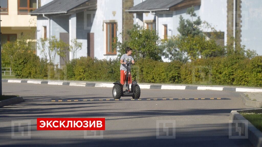 В сети появились фото сына Николая Баскова, которого он не видел 10 лет