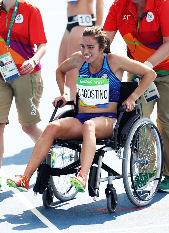 Медаль не главное. Легкоатлетка совершила самый трогательный поступок на Олимпиаде в Рио: видеофакт