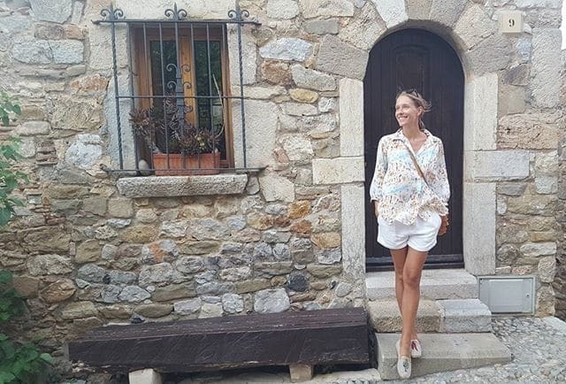 Катя Осадча похвалилася фігурою в бікіні на відпочинку в Іспанії
