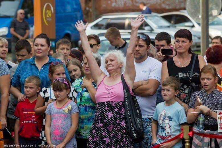 Не хватает лопаты: в российском Томске устроили давку во время открытия McDonald's. Опубликованы фото