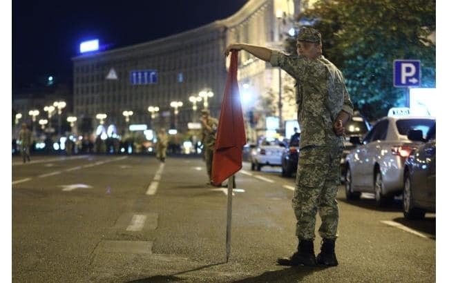 У мережі показали фото нічної репетиції військового параду на Хрещатику