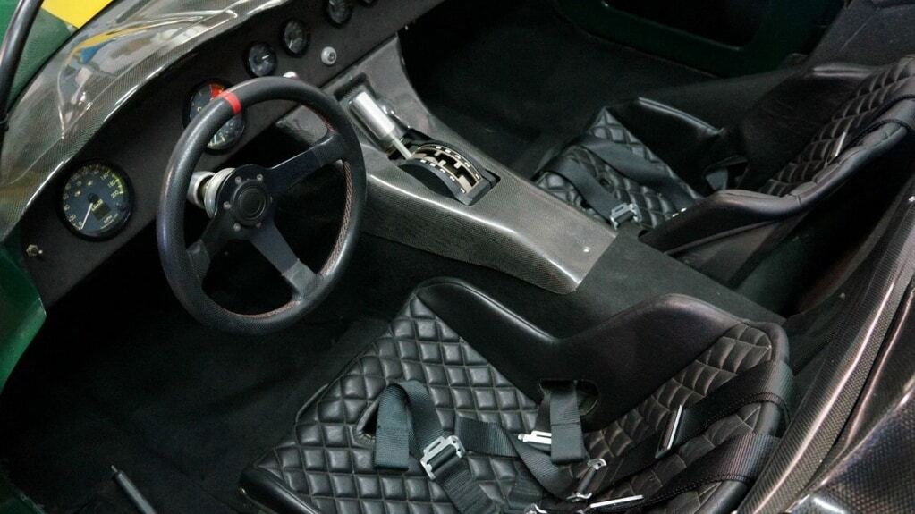 Родстер Lucra LC470: на eBay выставлен на продажу автомобиль из "Форсажа 6". Фото