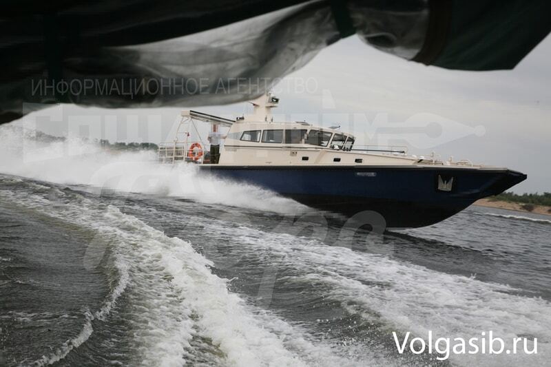 СМИ: Янукович "засветился" в России на шикарной яхте - охрана напала на журналиста