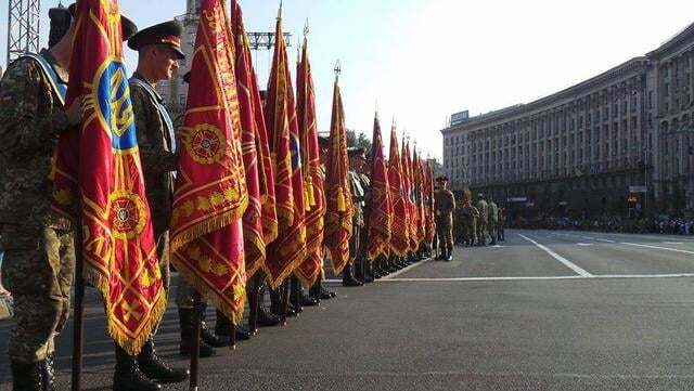 Хрещатиком пройшли танки і БТРи