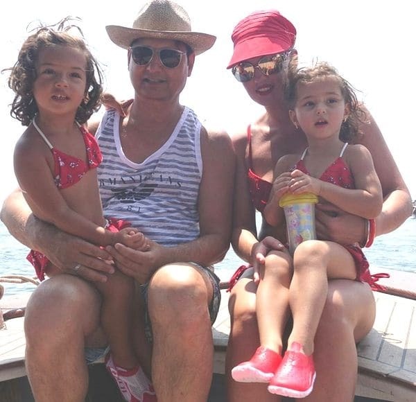 Семейная идиллия: Камалия с мужем и дочерьми отдохнула на яхте