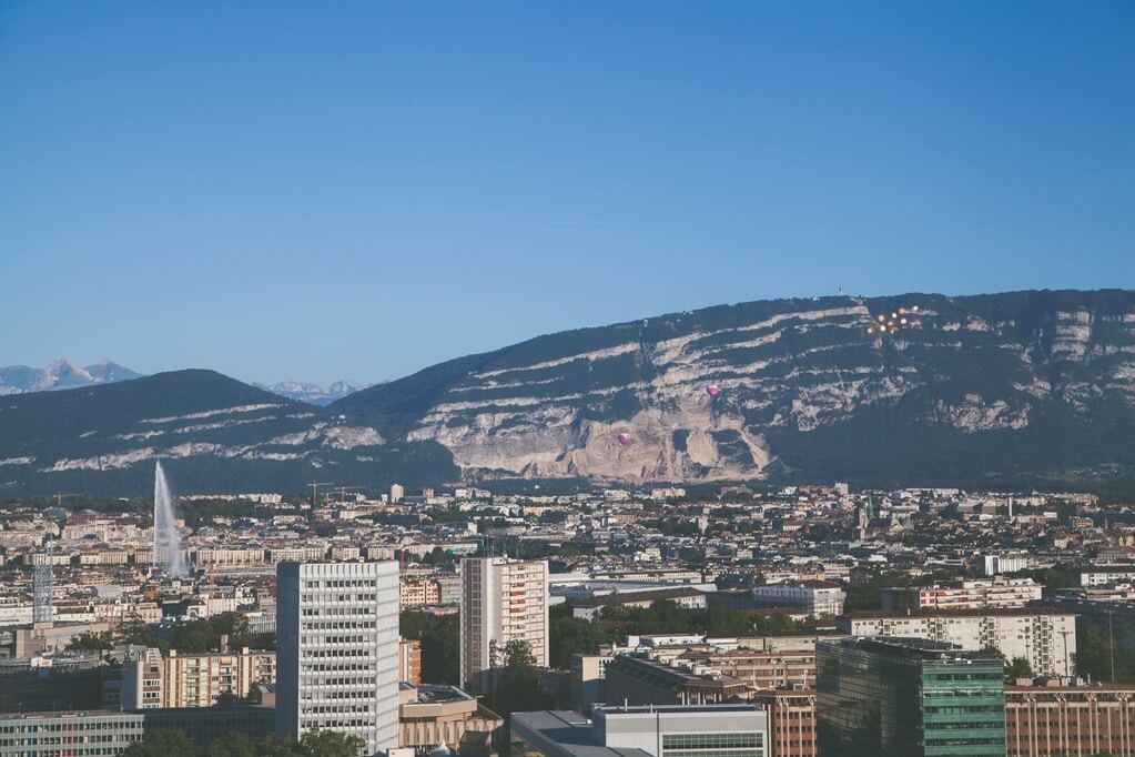 Швейцарская "столица мира": атмосферные снимки украинского блогера из Женевы