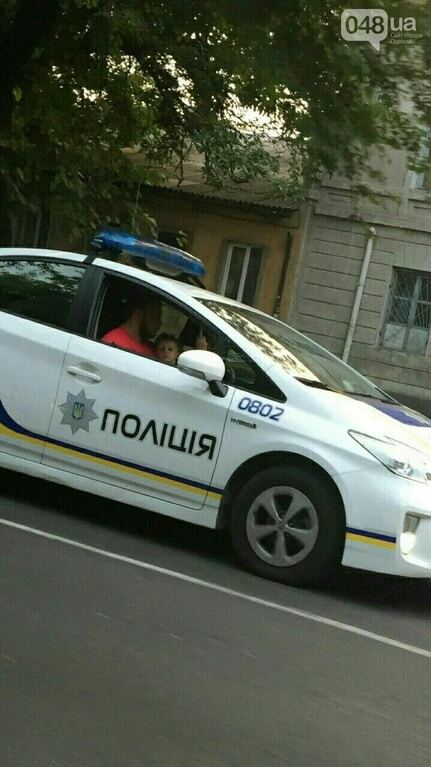 Нарушаем и посылаем: в Одессе показали полицейскую-хамку. Фотофакт