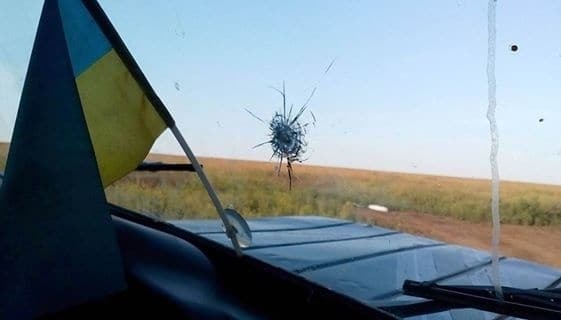 Терористи "ДНР" обстріляли авто українських представників СЦКК