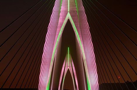 "Инженерное чудо Африки": компания Philips Lighting осветила удивительный мост