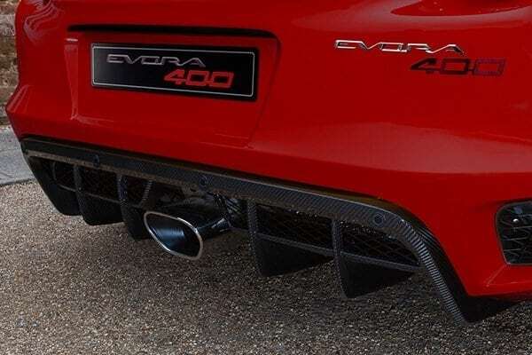 Спорткар Lotus Evora для европейского рынка укомплектуют подстаканником: фотофакт