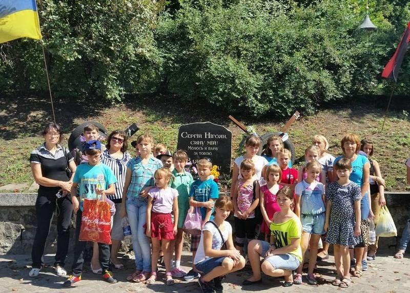 Донбасские дети будут говорить по-украински: в столице отдохнули 25 сирот с востока