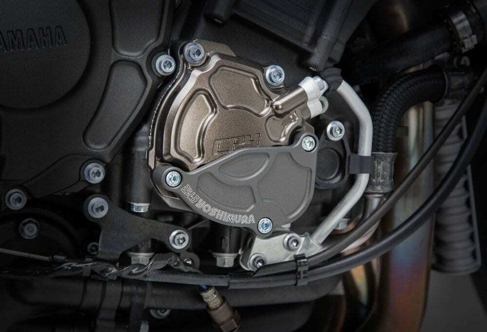 Компания Yoshimura анонсировала выпуск необычного клиновидного глушителя Alpha T. Фото