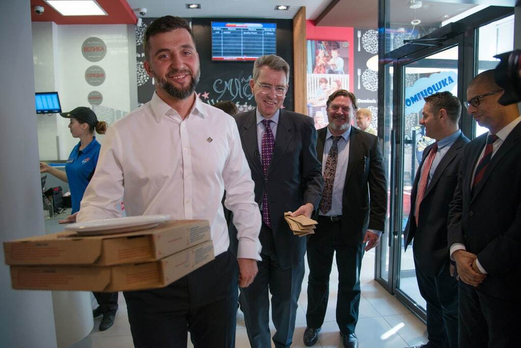 Посол США в Україні провів зустріч з генеральним директором Domino's Pizza