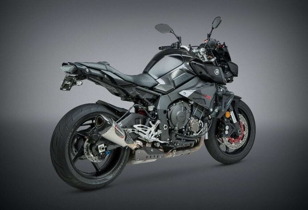 Компания Yoshimura анонсировала выпуск необычного клиновидного глушителя Alpha T. Фото