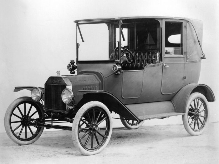 С риском для жизни: топ-10 самых небезопасных автомобилей в истории. Фото