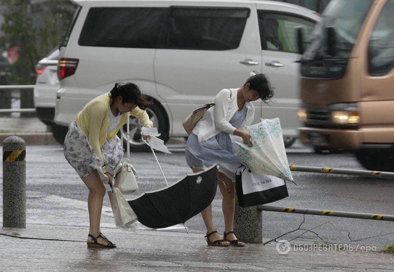 Мощные тайфуны обрушились на Японию: опубликован фоторепортаж