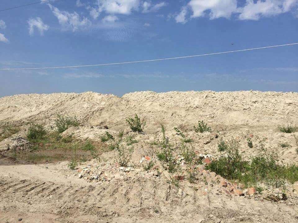 Незаконная добыча песка на Киевщине: в Ходосовке опять скандал 