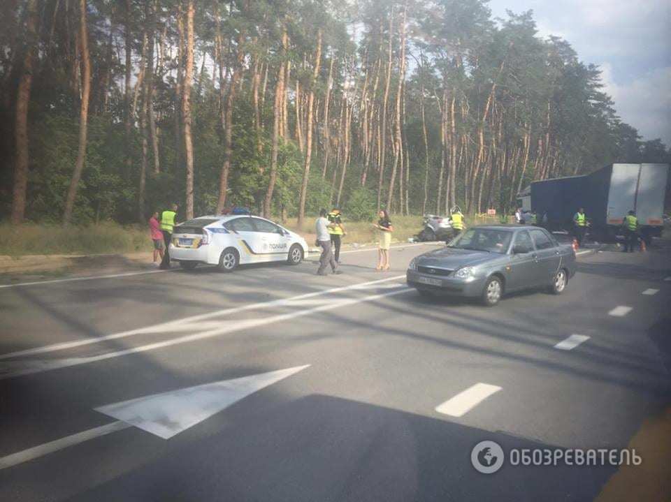 Появились фото ужасной аварии на Гостомельской трассе под Киевом