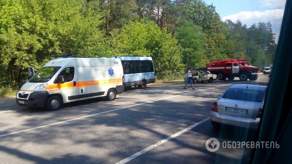 З'явилися фото жахливої аварії на Гостомельській трасі під Києвом