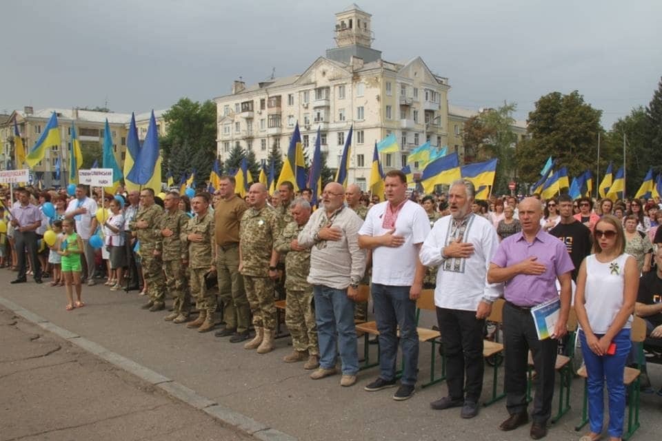 Флаги и патриотическая хода: освобожденный Краматорск отпраздновал День Независимости. Опубликованы яркие фото, видео