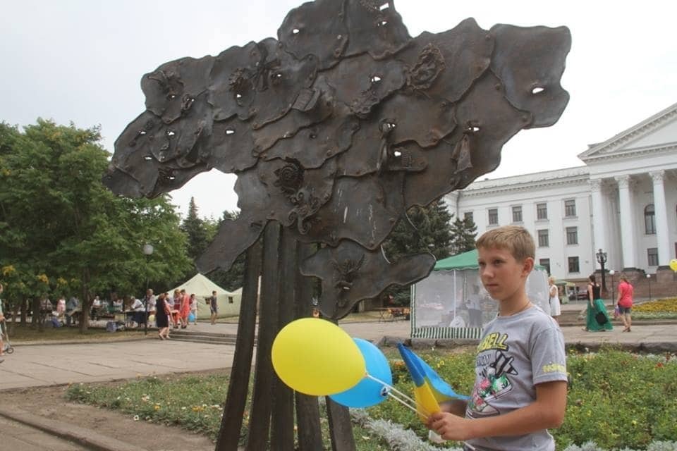 Прапори і патріотична хода: звільнений Краматорськ відсвяткував День Незалежності