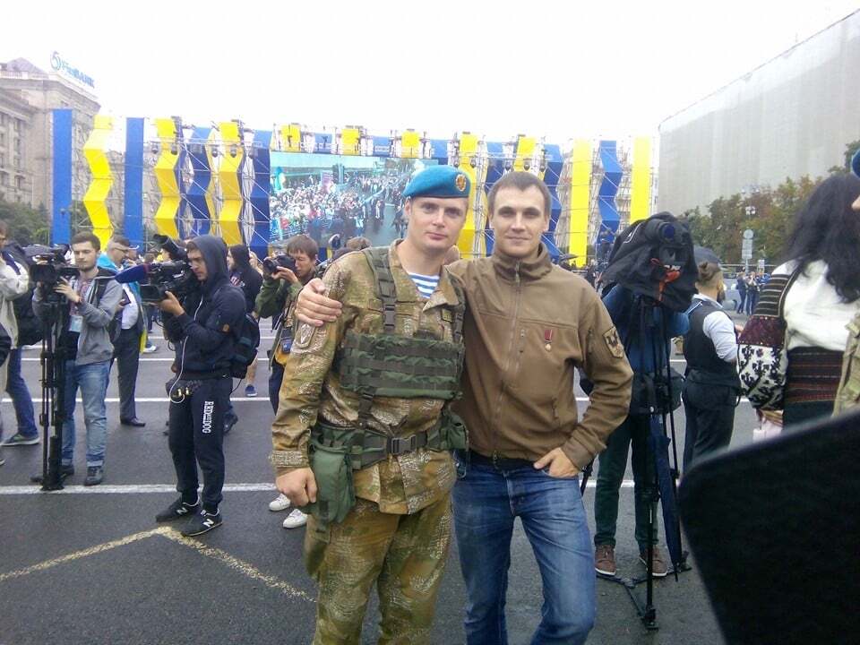 "Постоять на параде": в сети рассказали историю бойца АТО, которого сделали Героем Украины. Опубликованы фото