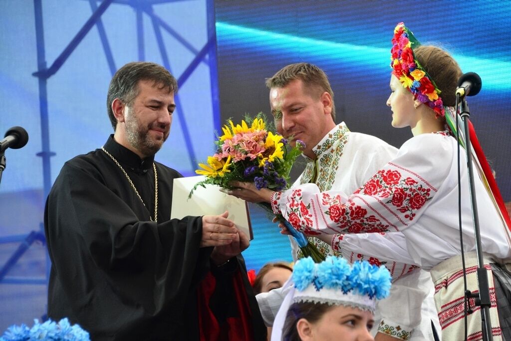 Молитва за Украину: в Херсоне юные бандуристы установили национальный рекорд. Опубликованы фото, видео
