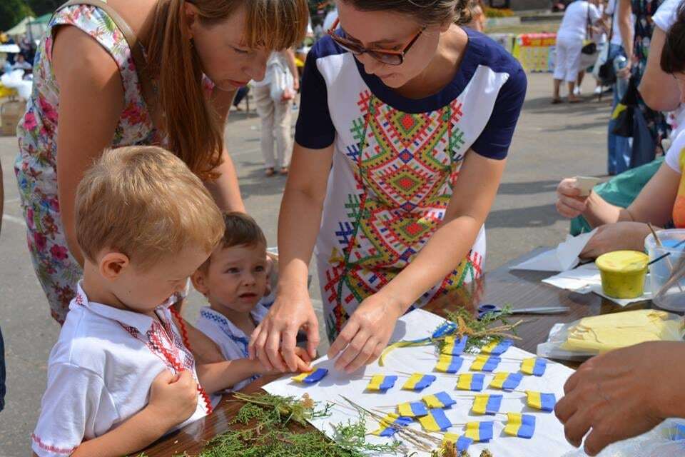 Флаги и патриотическая хода: освобожденный Краматорск отпраздновал День Независимости. Опубликованы яркие фото, видео