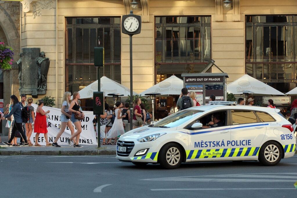 "Ми, прості люди, з вами": в Празі прапори України з'явилися на найвідоміших вежах