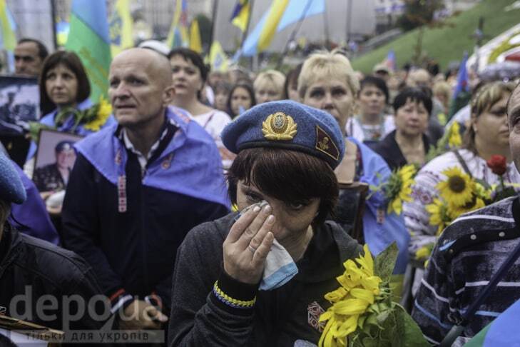 Незламні: после парада в центре Киева прошли матери погибших в АТО защитников Украины. Опубликованы фото и видео