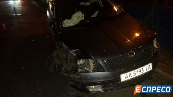 В Киеве пьяный водитель протаранил авто и влетел в забор