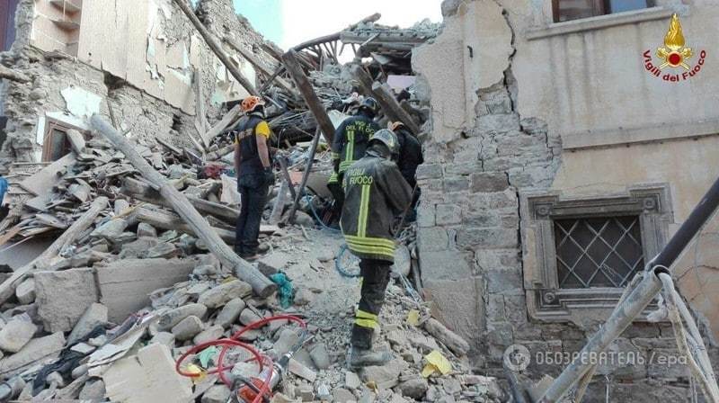 Разрушительное землетрясение в Италии: обнародованы фото спасательной операции