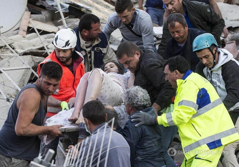 Руйнівний землетрус в Італії: оприлюднено фото рятувальної операції