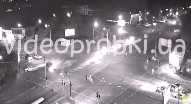 Масштабное ДТП с авто полиции в Киеве: появилось видео момента столкновения