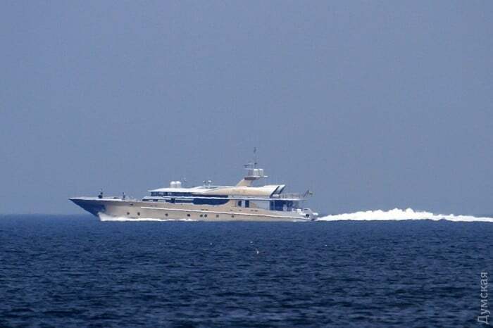 СМИ нашли шикарную яхту Березовского в Одессе: фотофакт