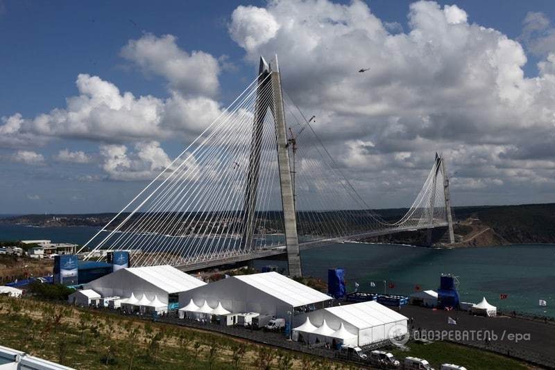 В Турции торжественно открыли третий подвесной мост через Босфор: опубликованы фото и видео